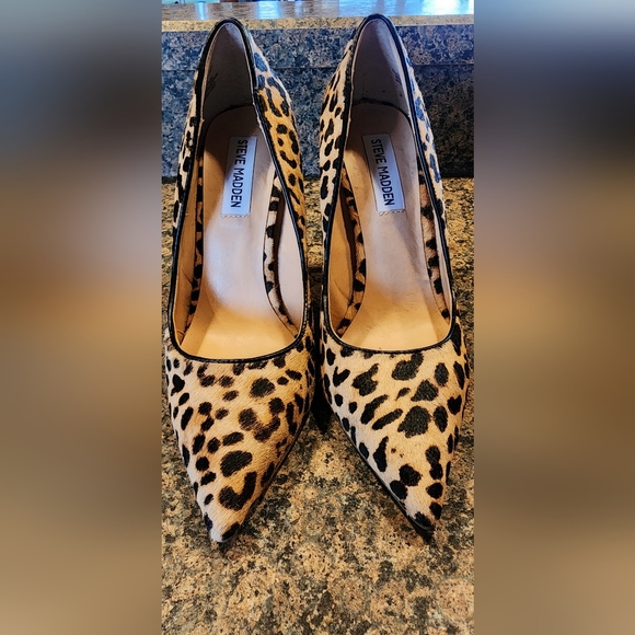 Steve Madden Real Fur Leopard Print Heels, Size 7M - Picture 6 of 7